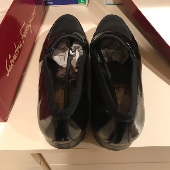 Men’s Salvatore Ferragamo Black Leather Loafers - Picture 4 of 6